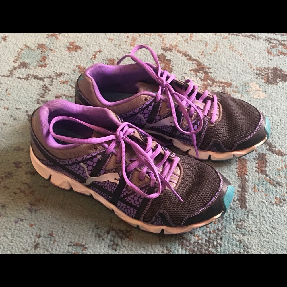 Puma athletic shoes. Sz. 10 Purple, turq, black